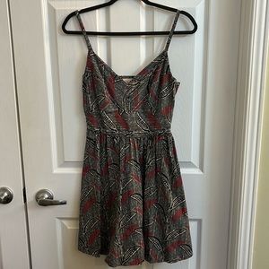 NEW Adorable vintage Roxy dress with pea pod pattern.